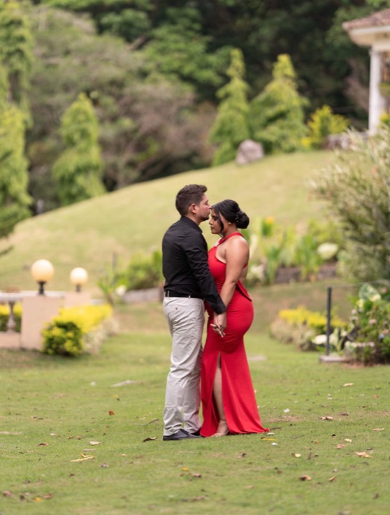 Primera sesión — vestido rojo